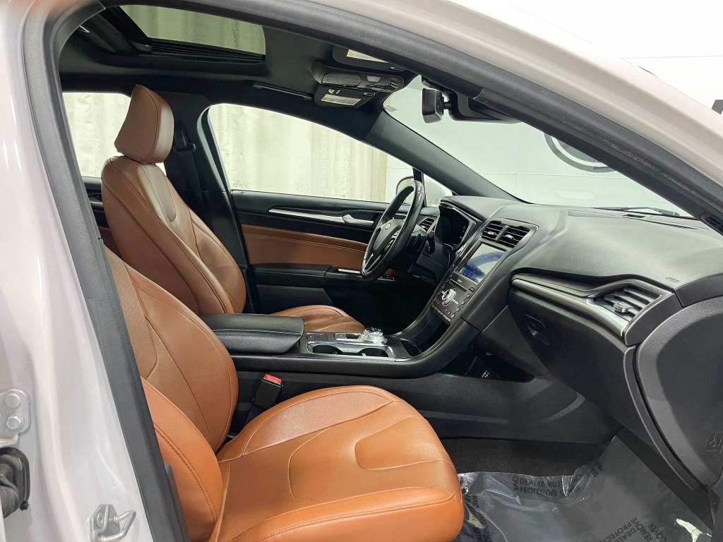 2020 Ford Fusion Image 32