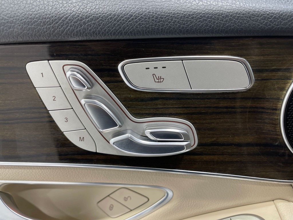 2016 Mercedes-Benz GLC-Class Image 13