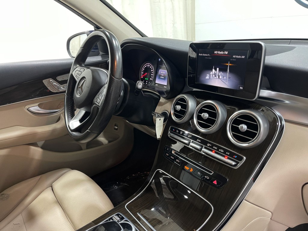 2016 Mercedes-Benz GLC-Class Image 16