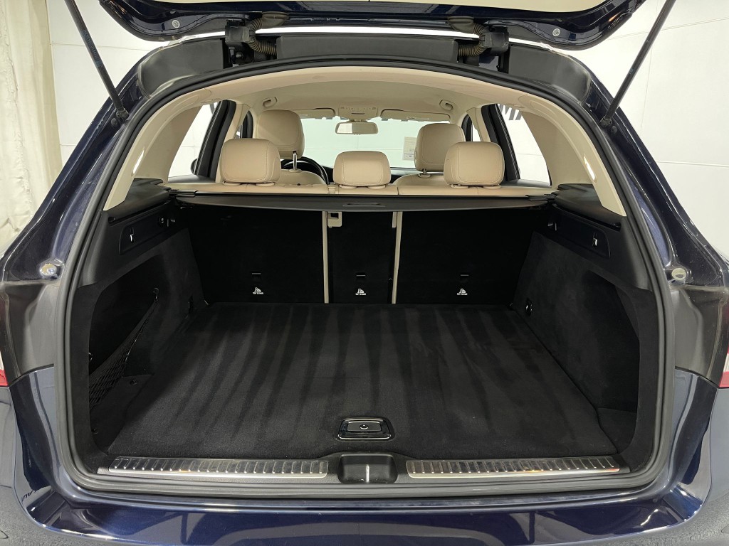 2016 Mercedes-Benz GLC-Class Image 23