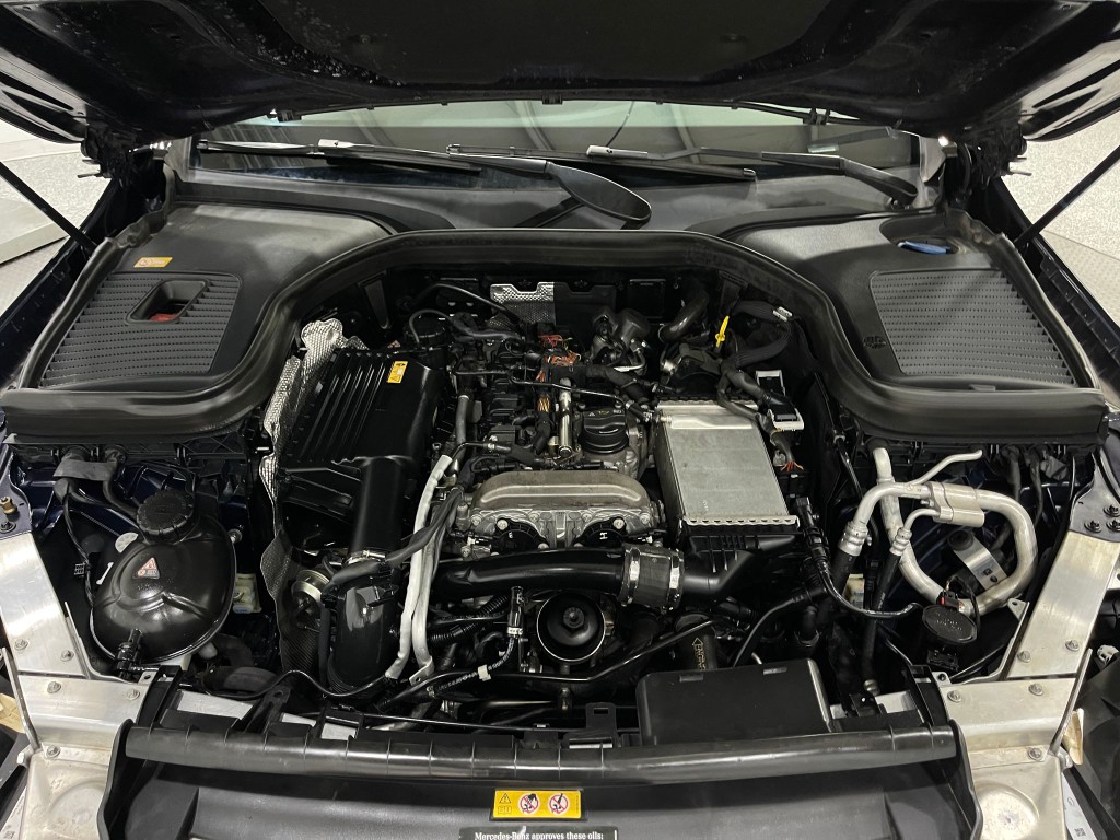 2016 Mercedes-Benz GLC-Class Image 24
