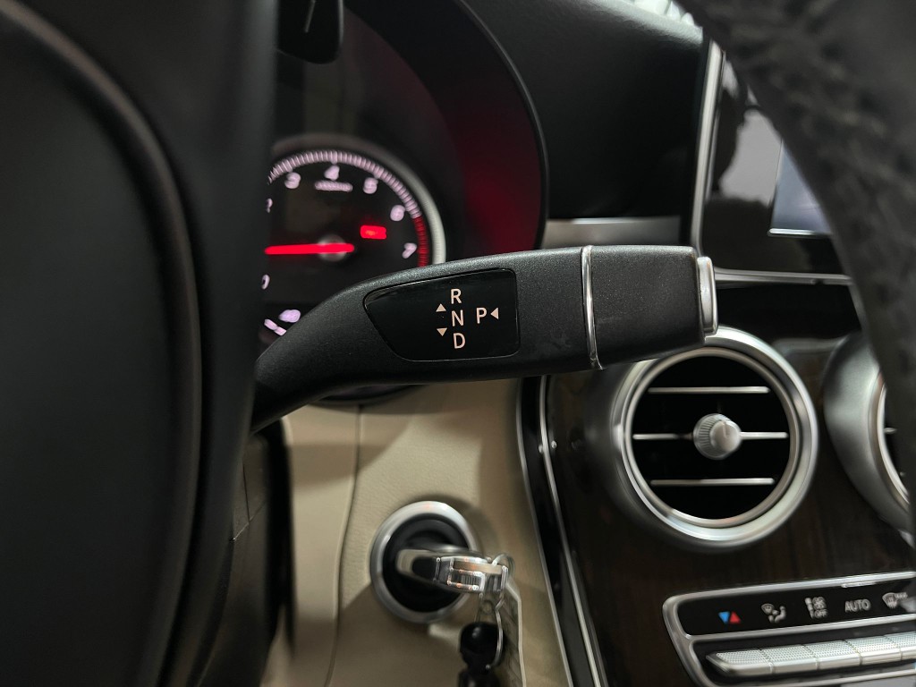 2016 Mercedes-Benz GLC-Class Image 26