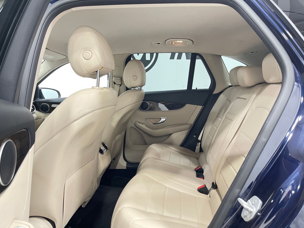 2016 Mercedes-Benz GLC-Class Image 27