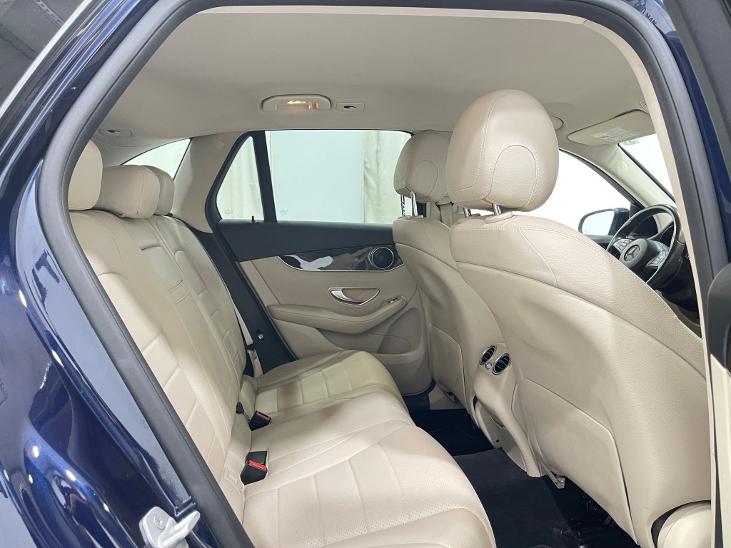 2016 Mercedes-Benz GLC-Class Image 28
