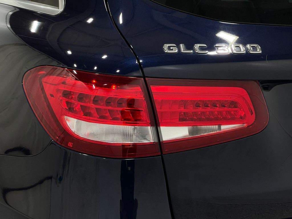 2016 Mercedes-Benz GLC-Class Image 31