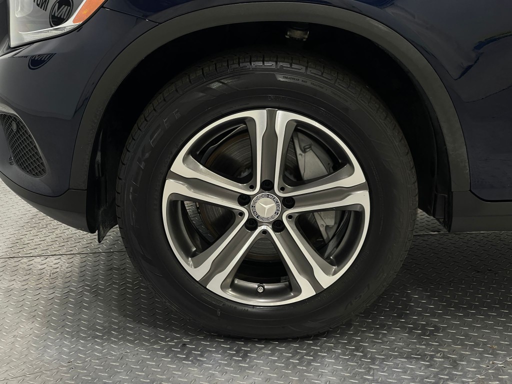 2016 Mercedes-Benz GLC-Class Image 32