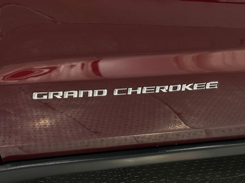 2016 Jeep Grand Cherokee Image 39