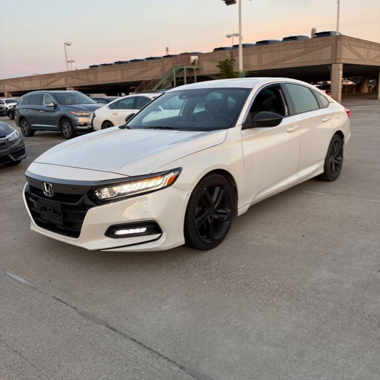 2019 Honda Accord Image 2