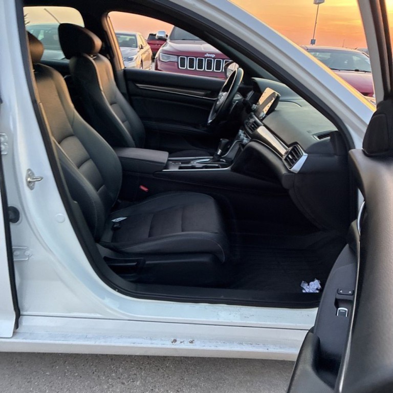 2019 Honda Accord Image 6