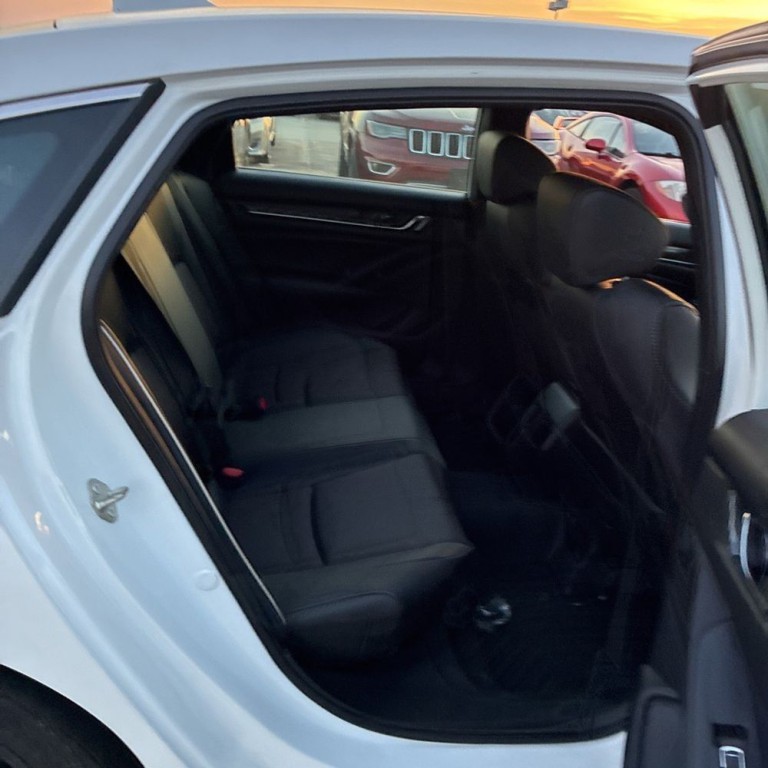 2019 Honda Accord Image 10