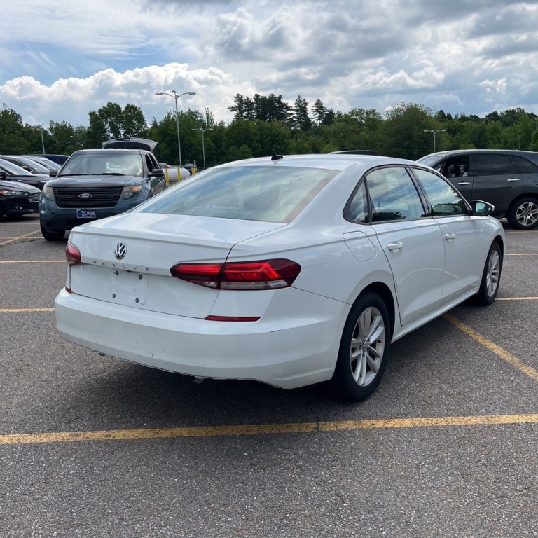 2020 Volkswagen Passat Image 3
