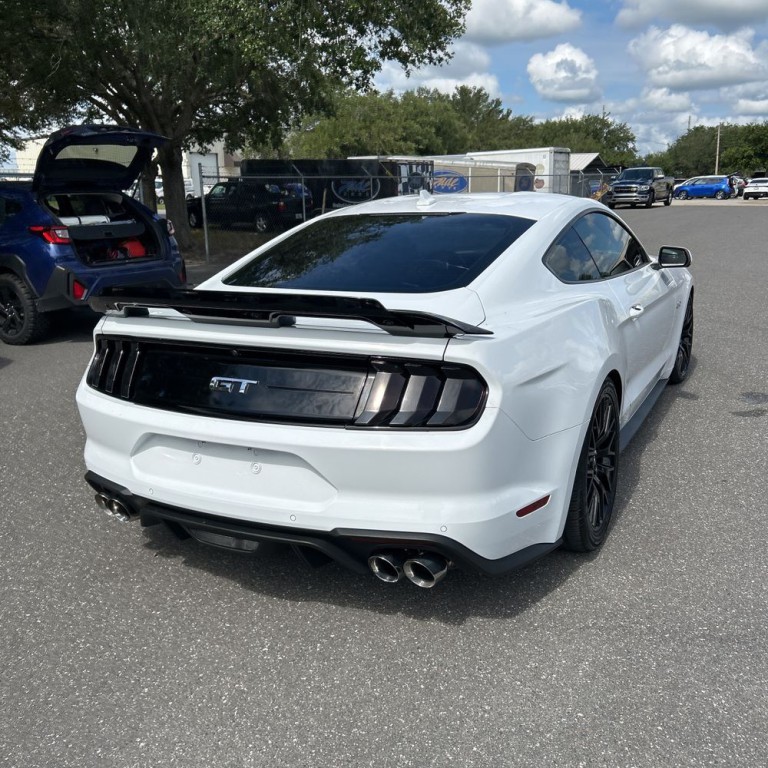 2021 Ford Mustang Image 3