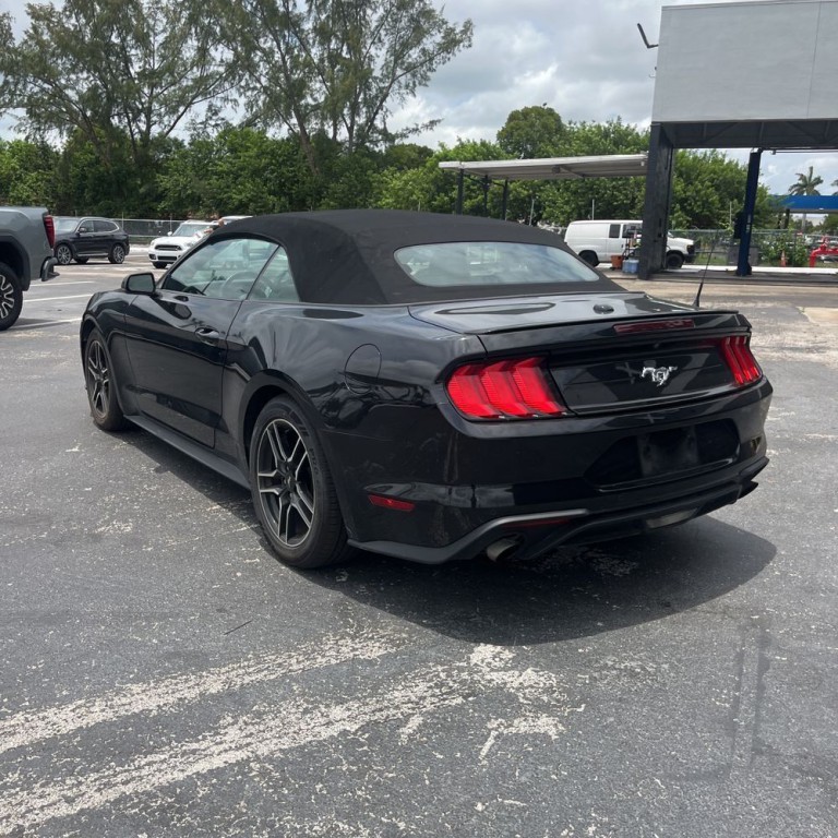 2022 Ford Mustang Image 4