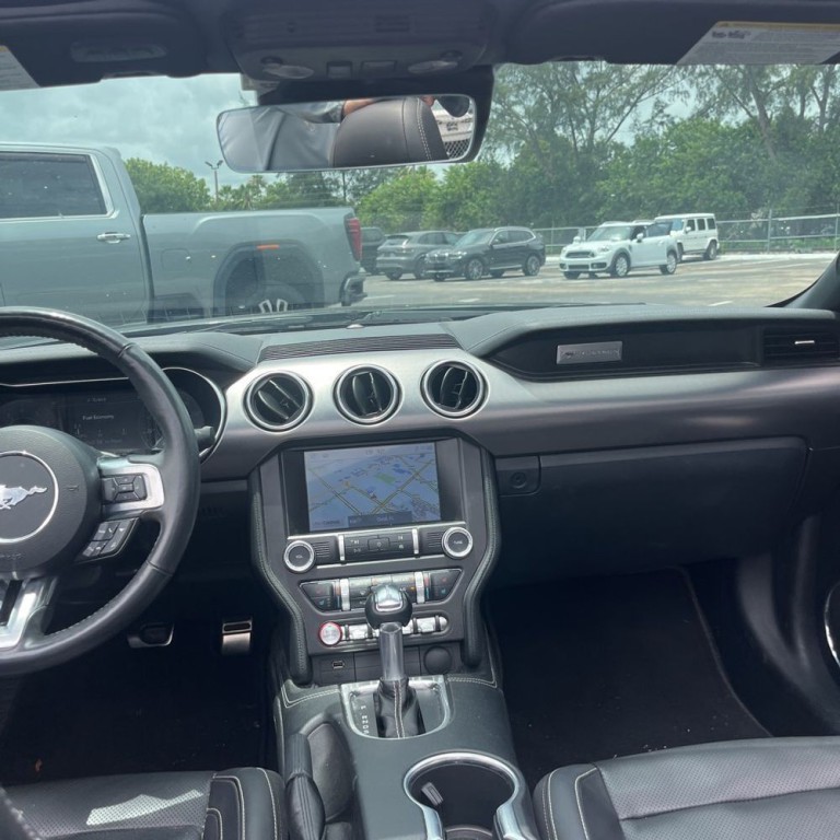 2022 Ford Mustang Image 9