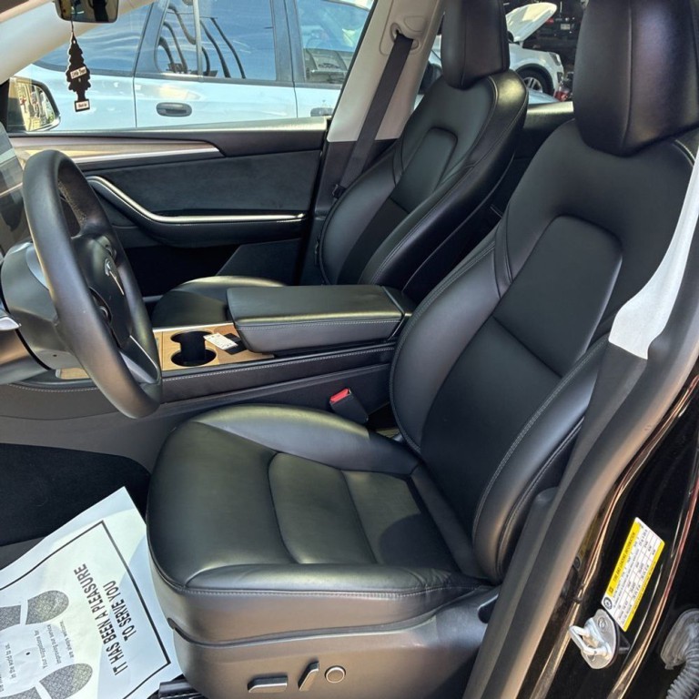 2023 Tesla Model Y Image 5