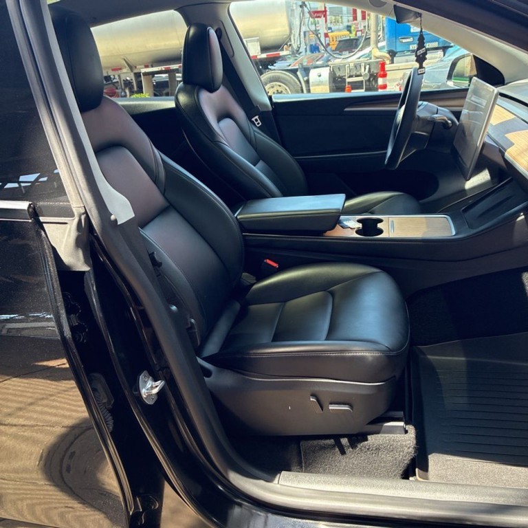2023 Tesla Model Y Image 6