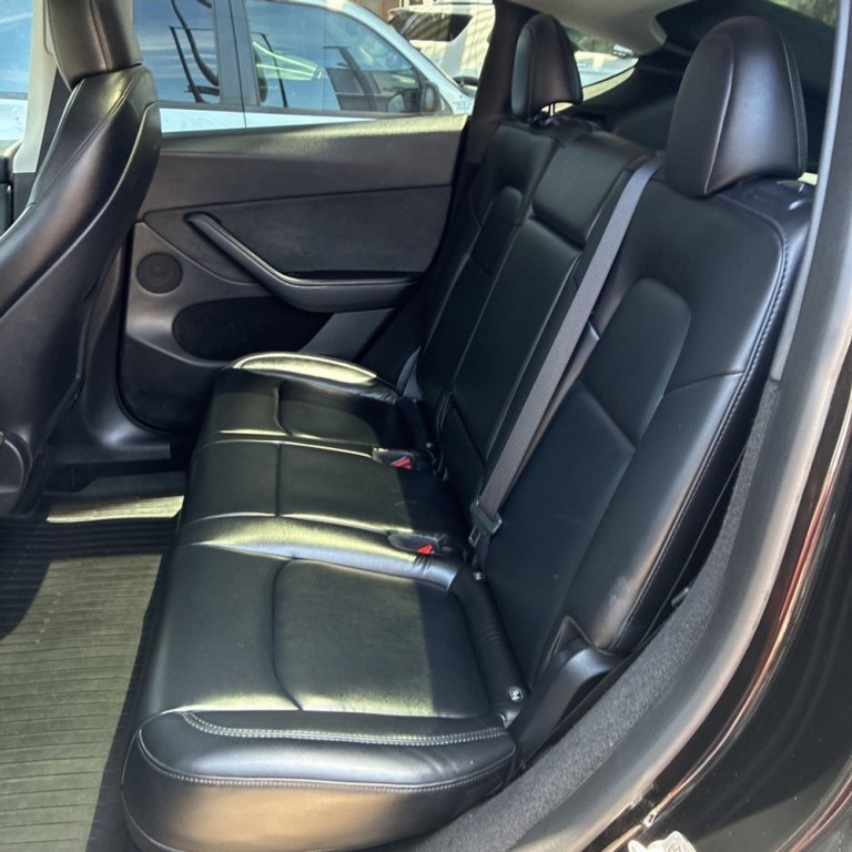 2023 Tesla Model Y Image 12