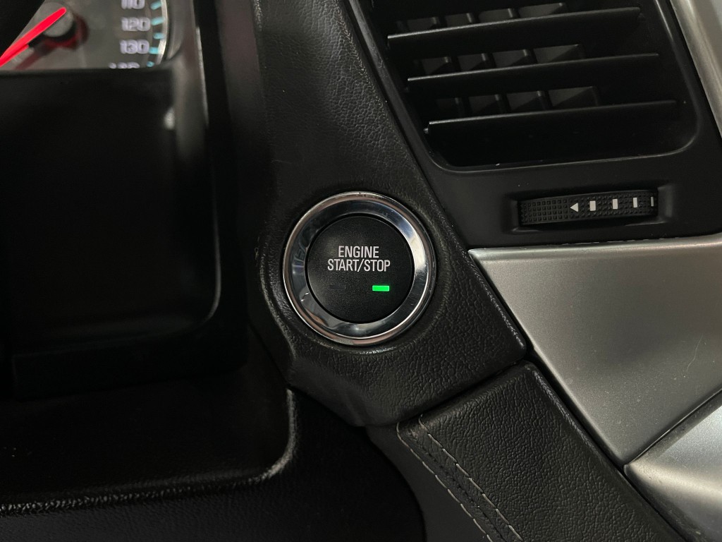 2015 Chevrolet Suburban Image 21