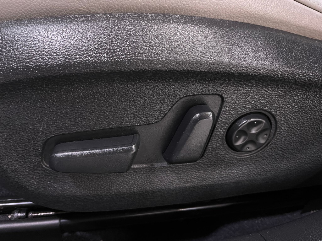 2016 Hyundai Sonata Image 17