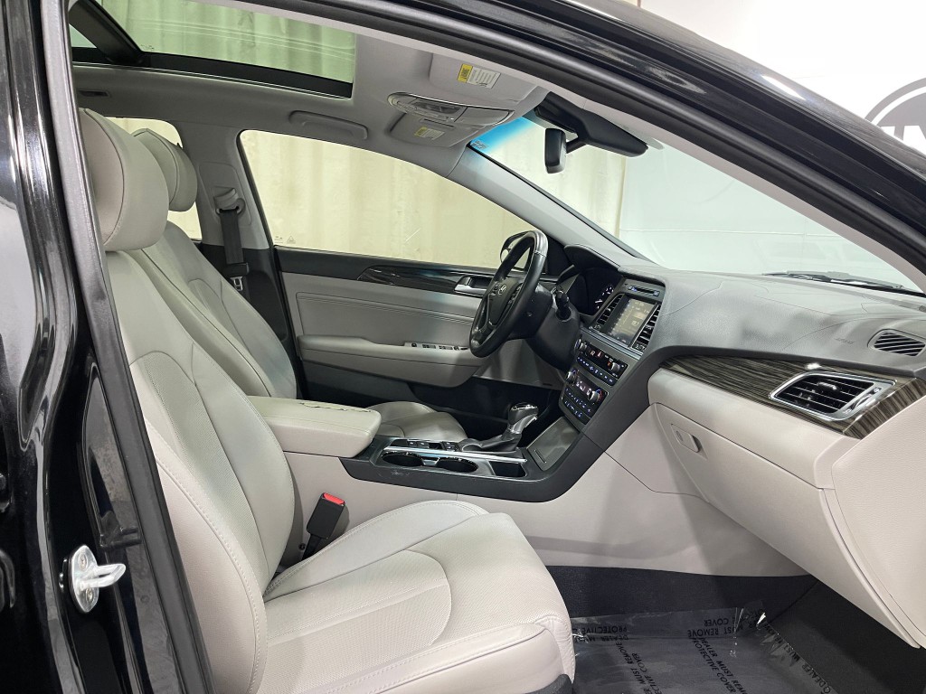 2016 Hyundai Sonata Image 32