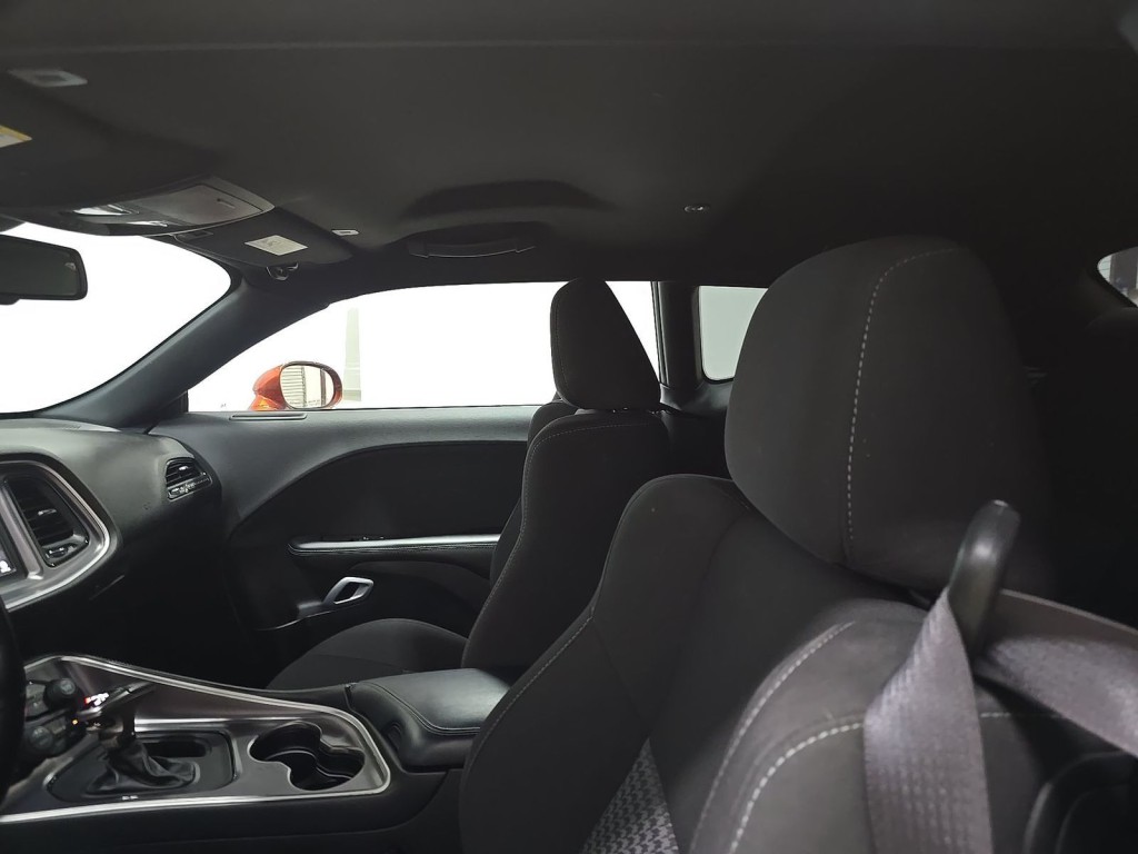 2021 Dodge Challenger Image 8
