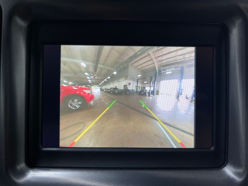 2021 Dodge Challenger Image 10