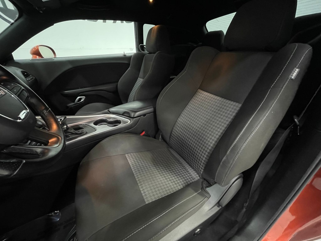 2021 Dodge Challenger Image 12