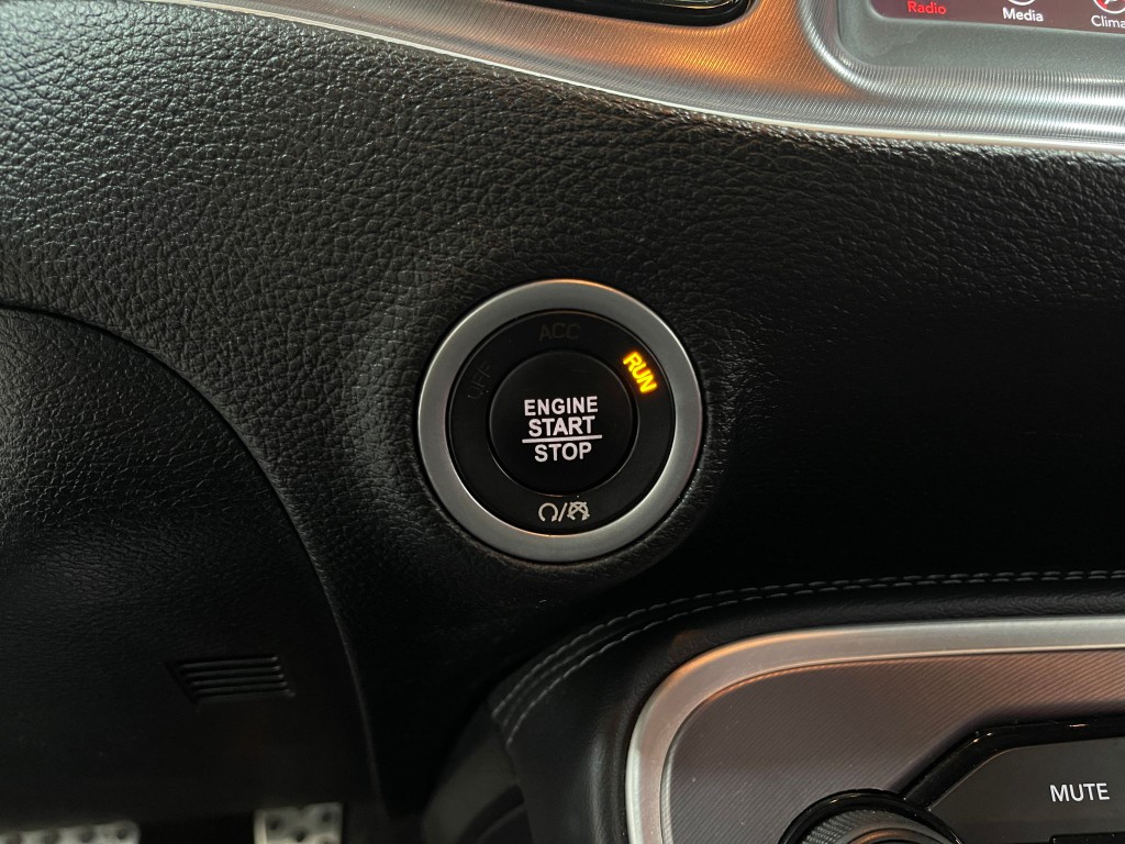 2021 Dodge Challenger Image 18