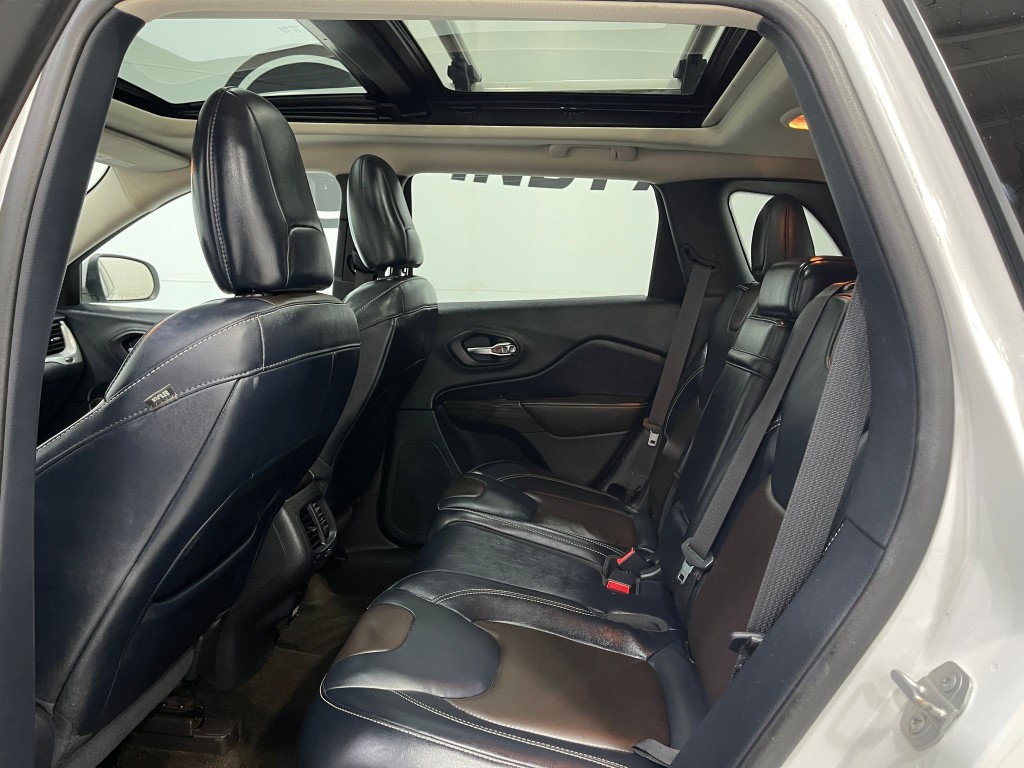 2015 Jeep Cherokee Image 30
