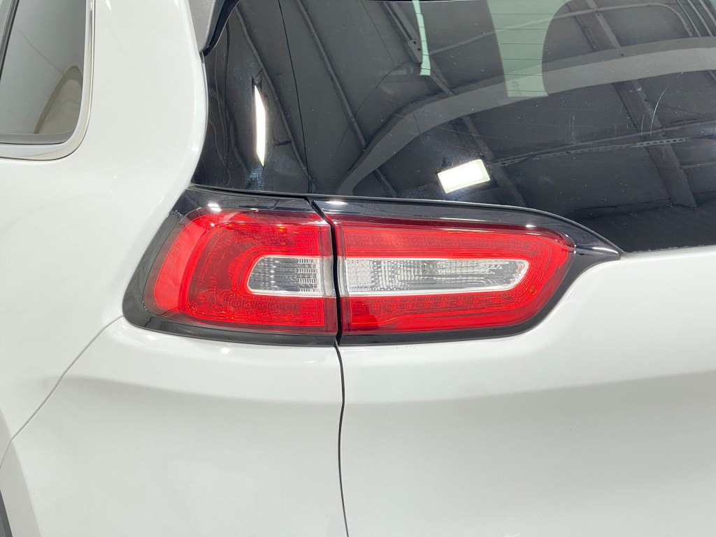 2015 Jeep Cherokee Image 34
