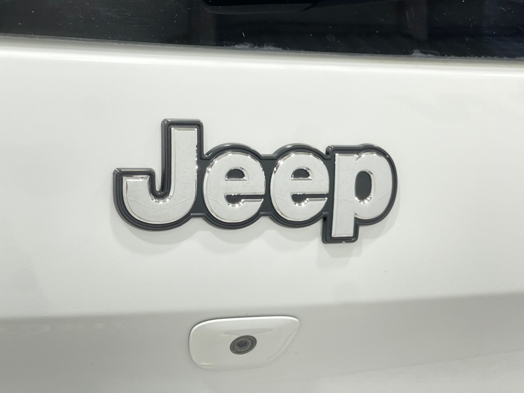 2015 Jeep Cherokee Image 38