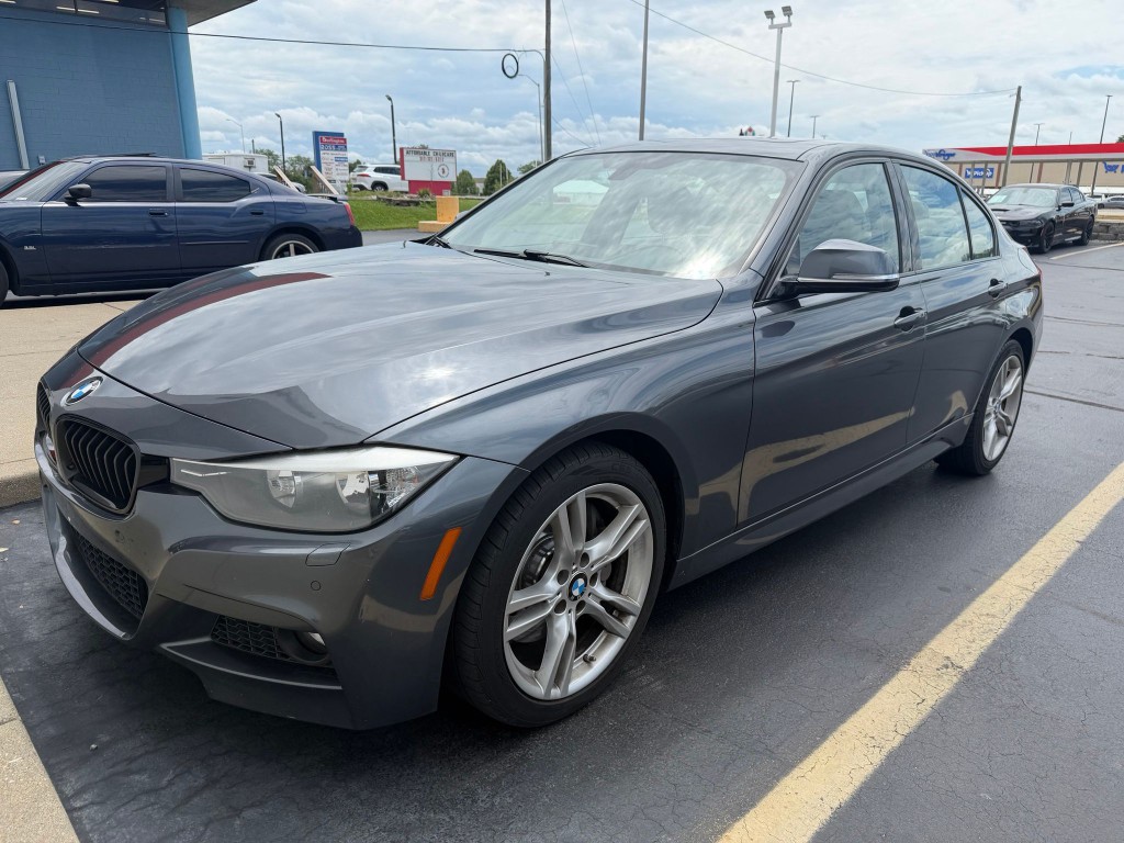 2015 BMW 3 Series Image 2