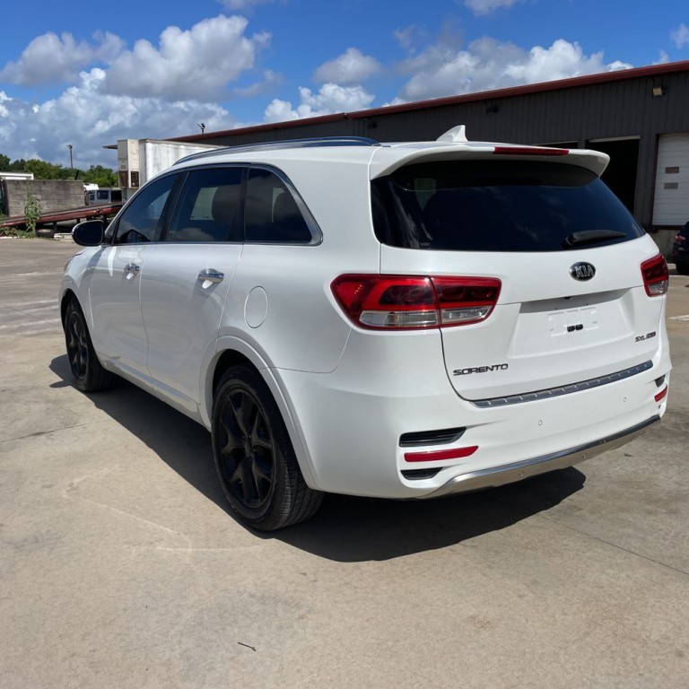2016 Kia Sorento Image 8