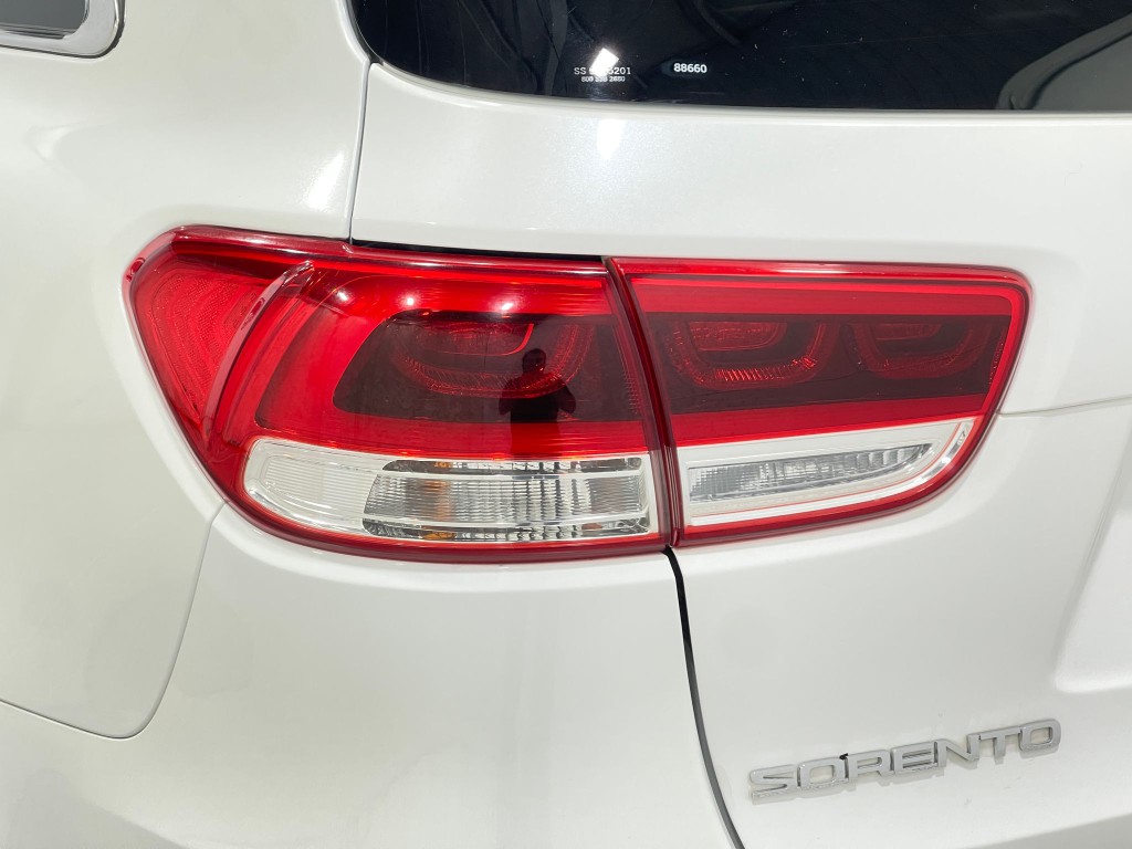 2016 Kia Sorento Image 33