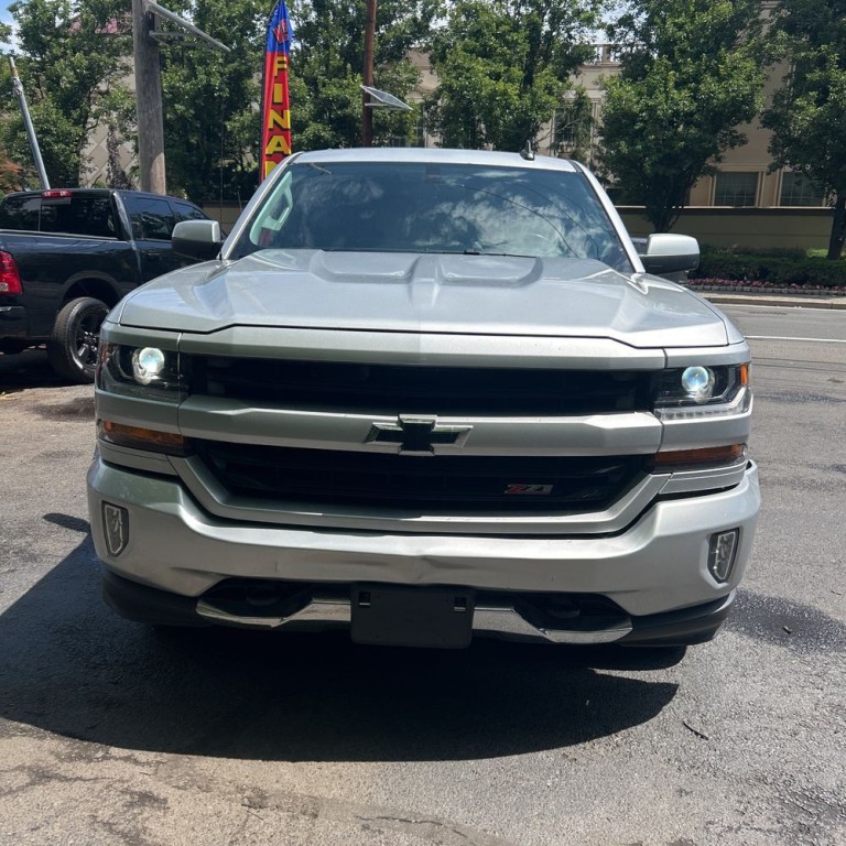 2017 Chevrolet Silverado 1500 Image 2