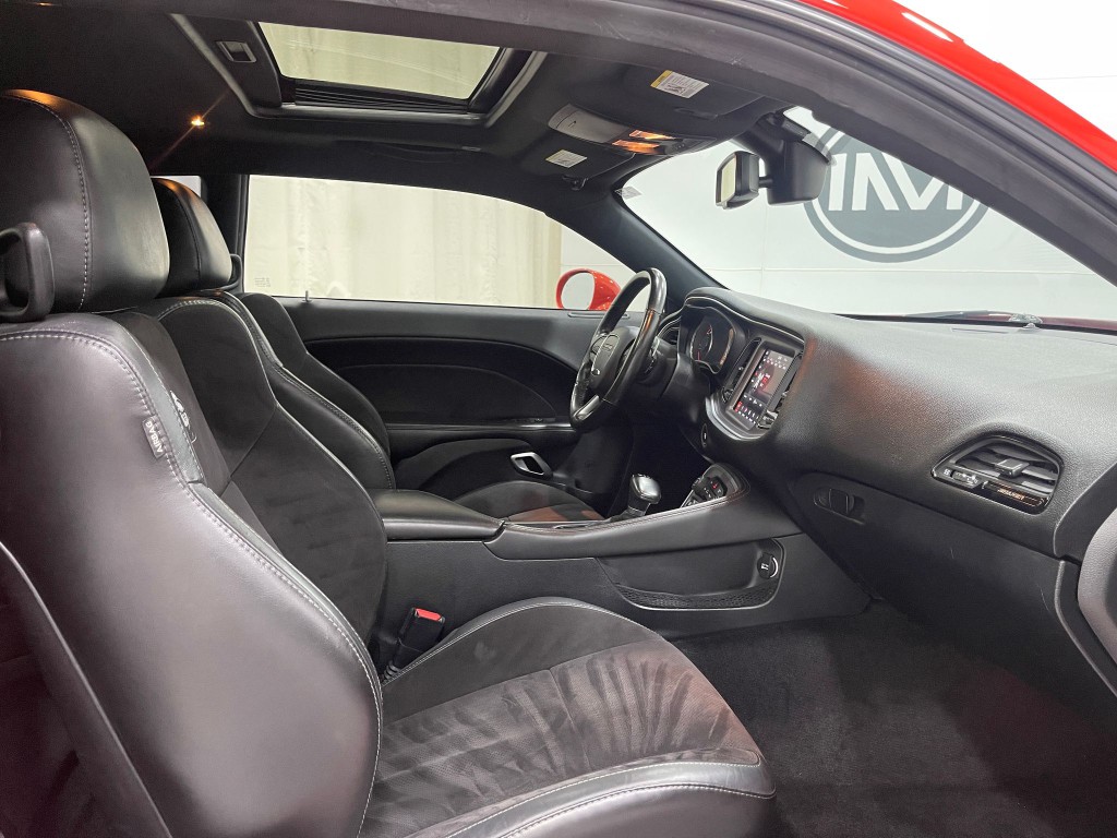 2018 Dodge Challenger Image 31