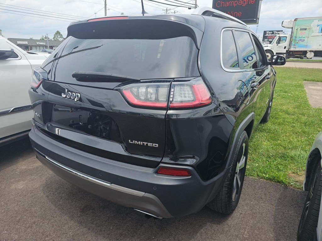 2019 Jeep Cherokee Image 3