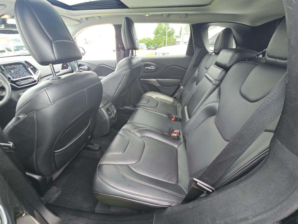 2019 Jeep Cherokee Image 8