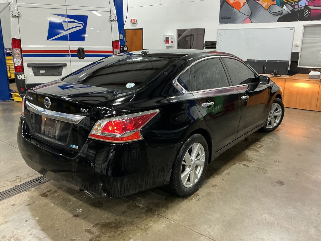 2013 Nissan Altima Image 3