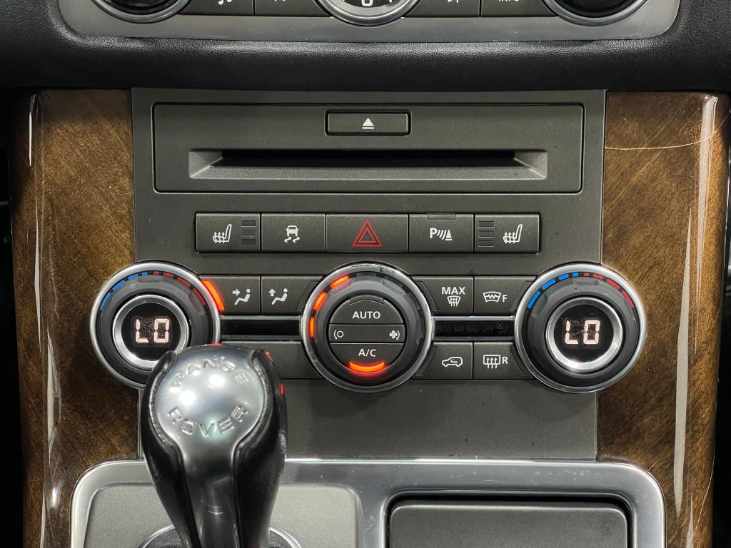 2011 Land Rover Range Rover Sport Image 25