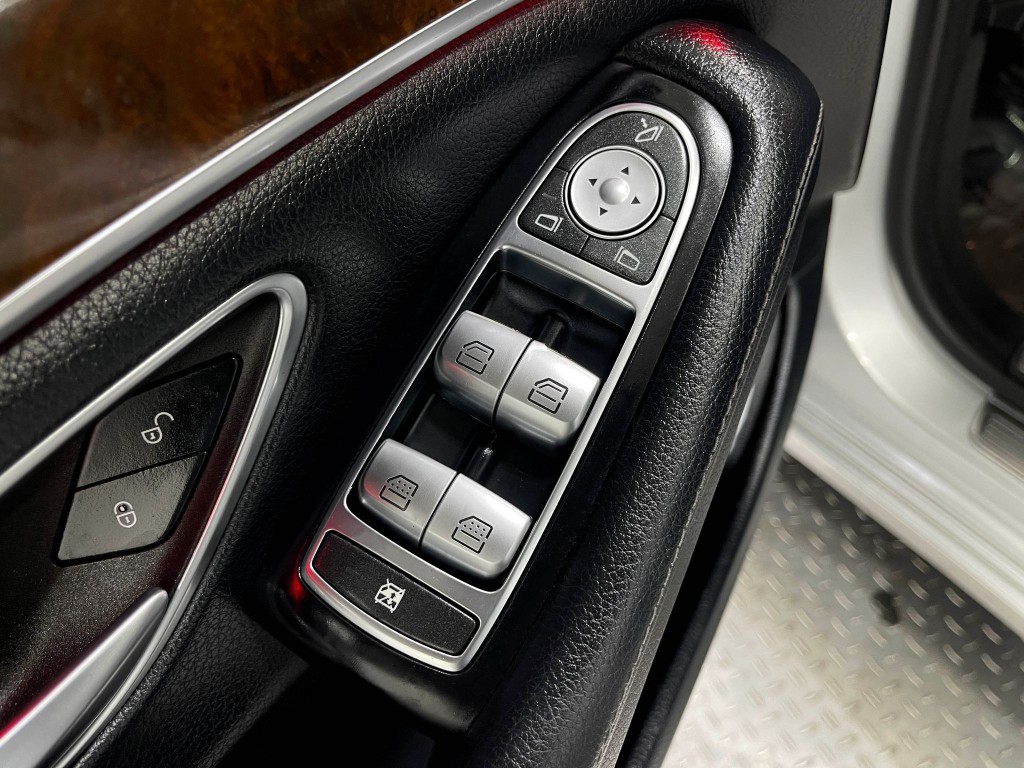 2015 Mercedes-Benz S-Class Image 16