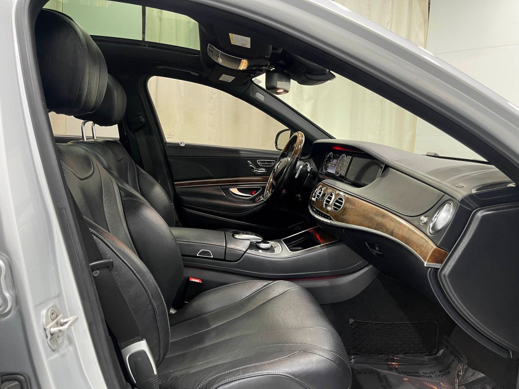 2015 Mercedes-Benz S-Class Image 32