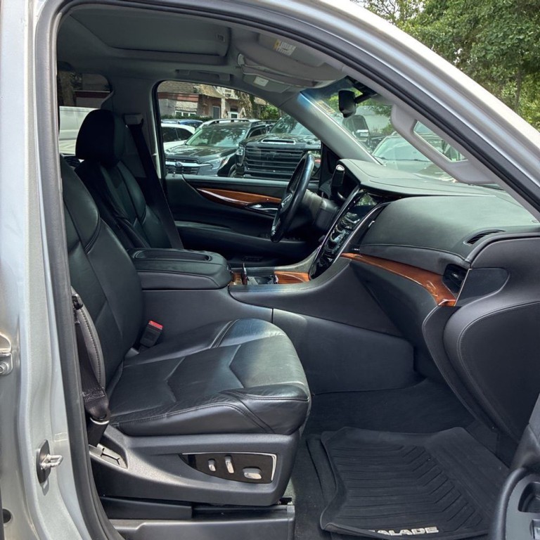 2015 Cadillac Escalade Image 6