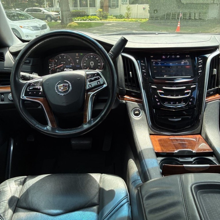 2015 Cadillac Escalade Image 8