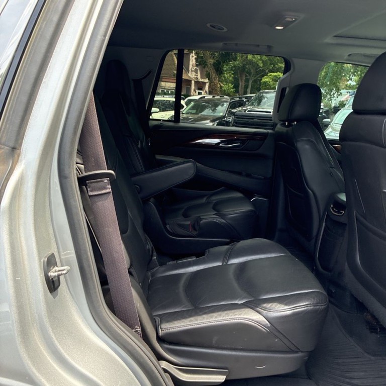2015 Cadillac Escalade Image 12