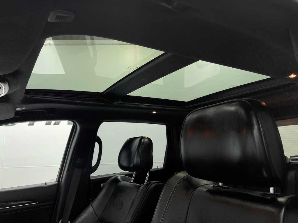 2017 Jeep Grand Cherokee Image 12