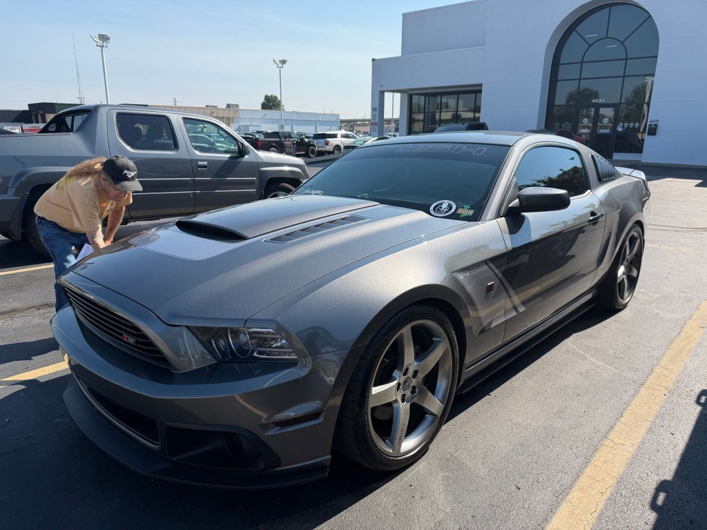 2013 Ford Mustang Image 2