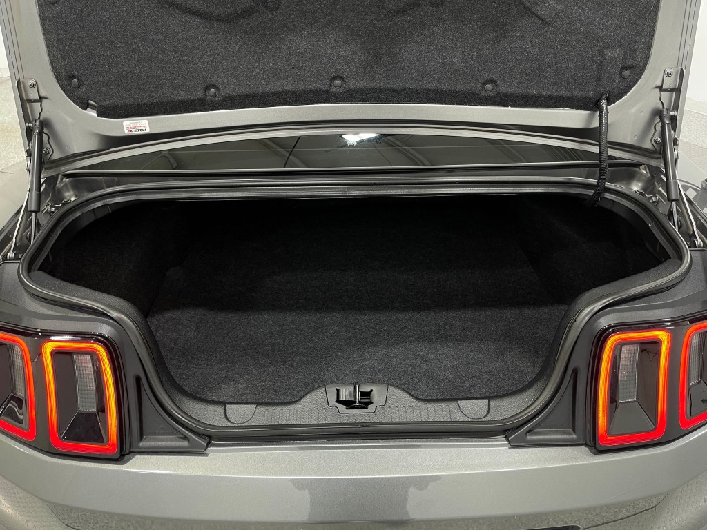 2013 Ford Mustang Image 23