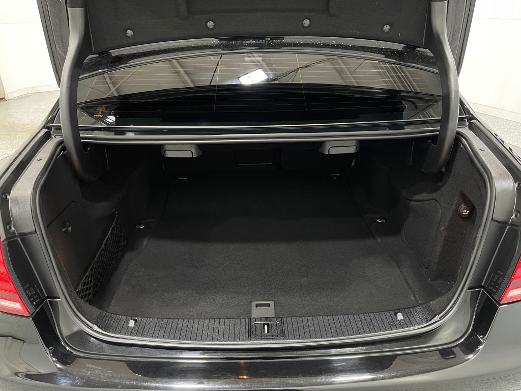 2015 Mercedes-Benz E-Class Image 26