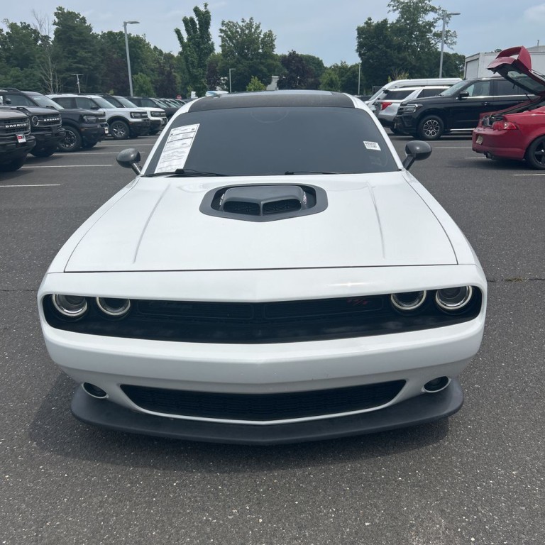 2017 Dodge Challenger Image 2